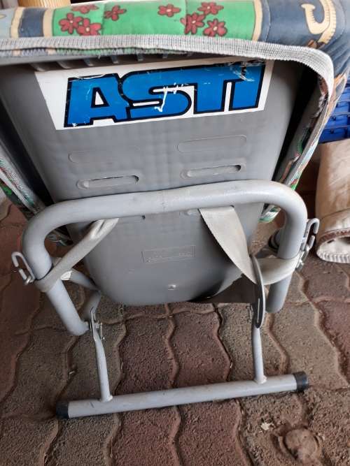 LOVELY BABY CAR SEAT FOR THE CAR OR JUST IN THE HOUSE