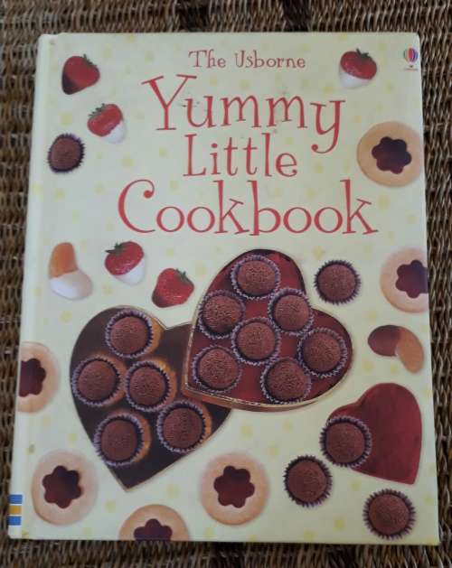 THE USBORNE YUMMY LITTLE COOKBOOK