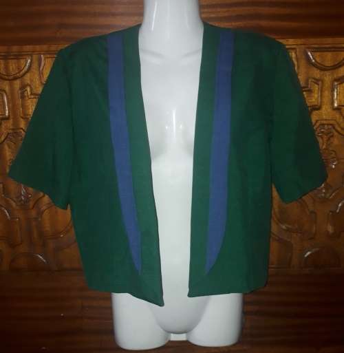 SPECIAL!! LADIES GREEN TOP - LOOKS HOMEMADE NO SIZE OR MAKE