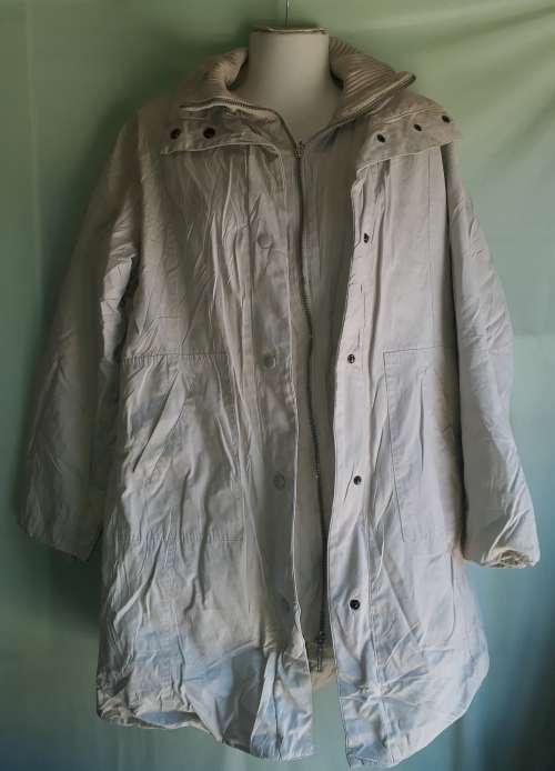 LADIES WHITE JACKET - MONGUUN - SIZE 38 - PRESS STUDS AND ZIP
