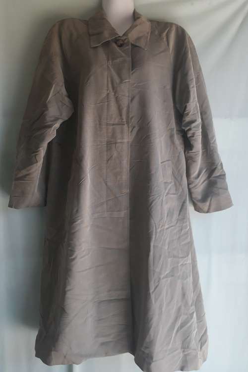 LADIES OLIVE GREEN LONG COAT - NO MAKE OR SIZE - SIZE 34/36