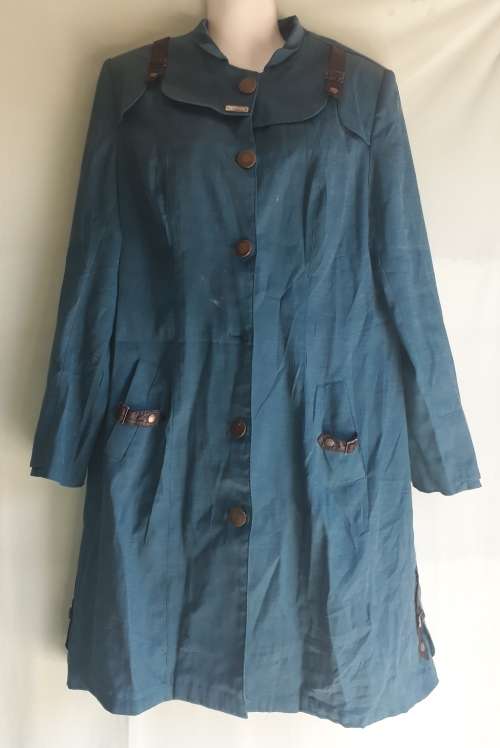 LADIES BLUE LONG COAT -  AEROPLIS - SIZE 4- HAS A FEW MARKS ON IT BUT STILL VERY GOOD CONDITION