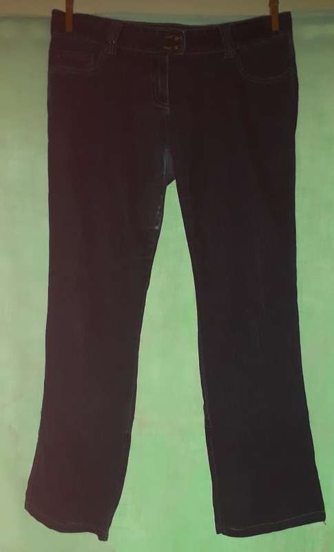 LADIES JEANS - MAKE: IDENTITY - SIZE : 36