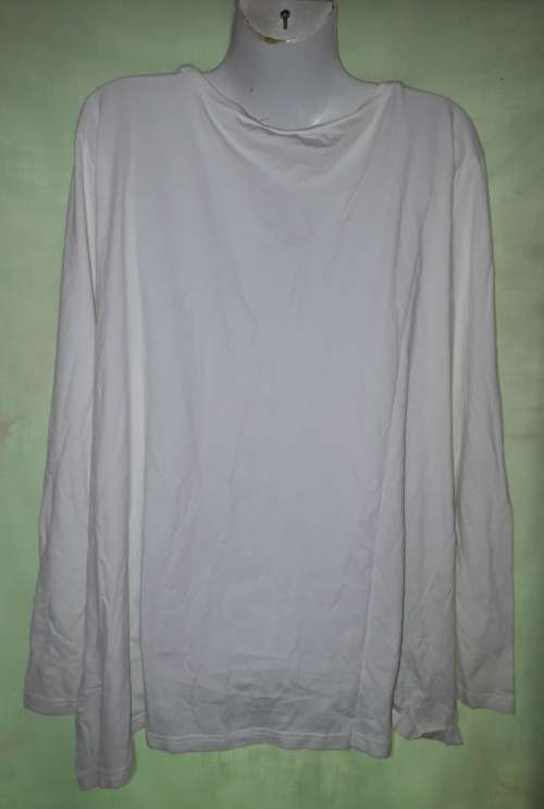 LADIES WHITE LONG SLEEVED T-SHIRT - MAKE: PENNY C - SIZE 26