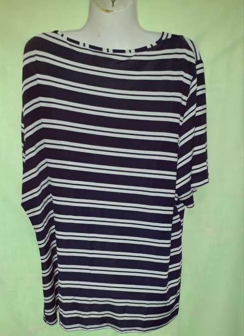 LADIES GREY/WHITE TOP - MAKE: RENE TAYLOR - SIZE: 2XL