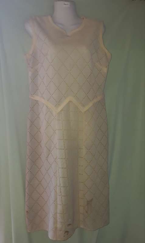 LADIES: CREAM & GREEN DRESS - MAKE: NO MAKE - SIZE: NO SIZE