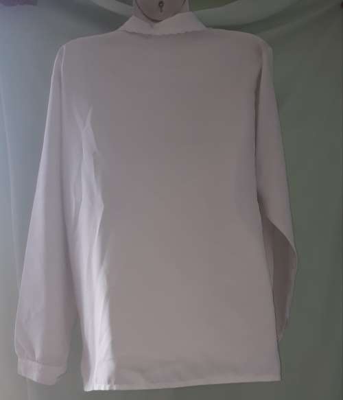 LADIES: WHITE WHITE BLOUSE - MAKE: NO MAKE - SIZE: NO SIZE