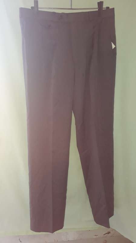 MENS: GREY 2PC SUIT - MAKE: CHRISTIAN DIOR MONSIEUR - SIZE: 32/34