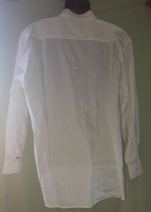 MENS: WHITE SHIRT - MAKE: W COLLECTION - SIZE: 44/17/12