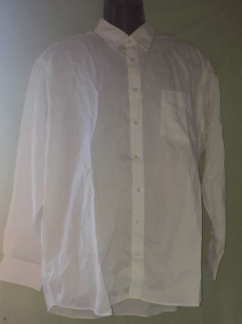 MENS: WHITE SHIRT - MAKE: W COLLECTION - SIZE: 44/17/12