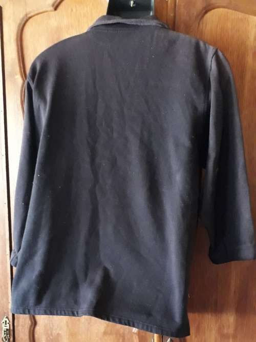 MENS: BLACK SWEATER TOP - MAKE: NO MAKE - SIZE: L