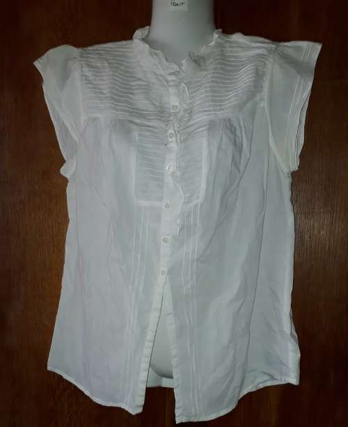 LADIES: WHITE TOP - MAKE: POETRY  - SIZE: NO SIZE