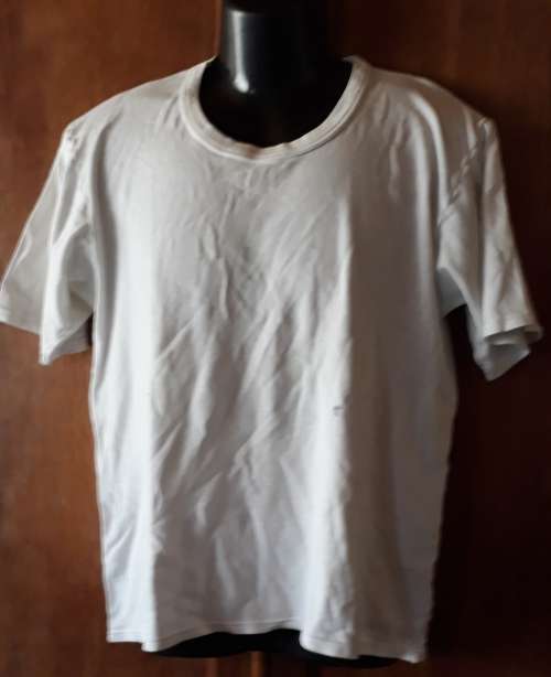 MENS: WHITE T-SHIRT - MAKE: ELMAR SPORTSWEAR - SIZE: XL