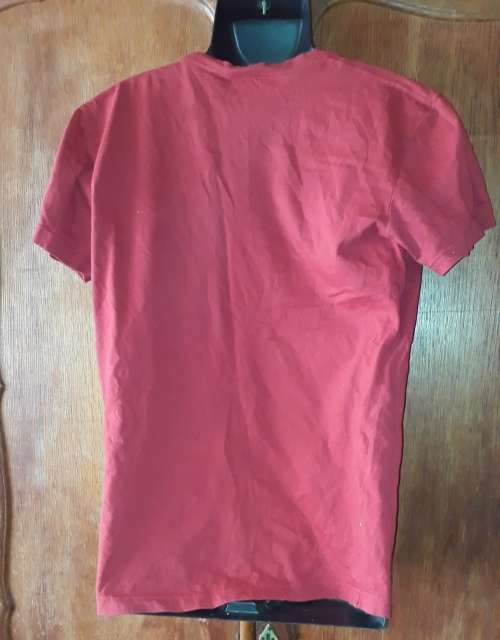 SPECIAL! MENS: RED T-SHIRT - MAKE: COTTON ON - SIZE: M