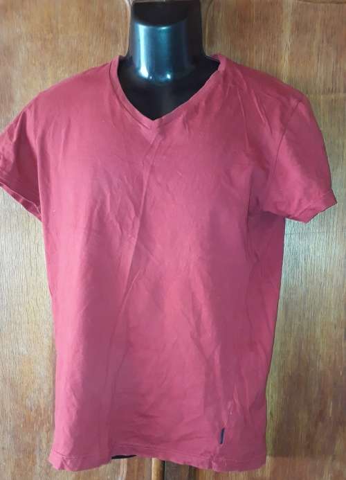 SPECIAL! MENS: RED T-SHIRT - MAKE: COTTON ON - SIZE: M