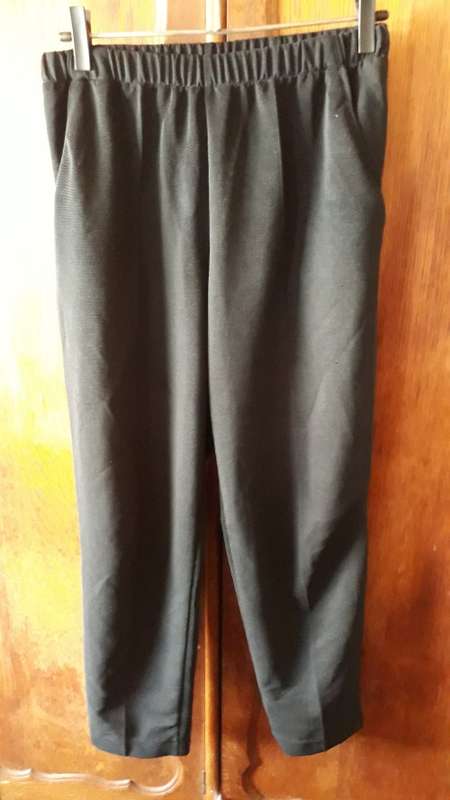 LADIES: BLACK LONG PANTS - MAKE: GOLDSTAR - SIZE: NO SIZE