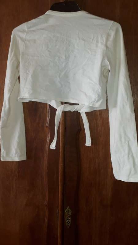 CHRISTMAS SPECIAL!!! LADIES: WHITE TOP  - MAKE: WOOLWORTHS - SIZE: 8