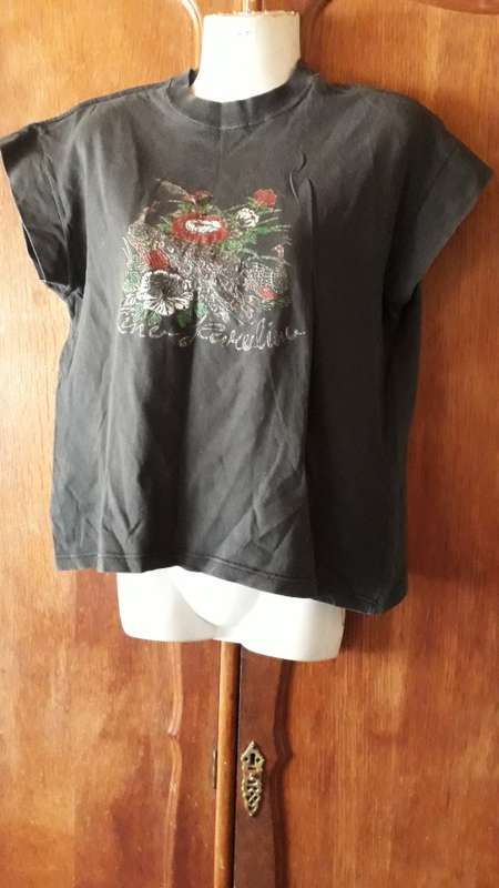 SPECIAL! LADIES: BLACK T-SHIRT  - MAKE: NO MAKE - SIZE: S TO M