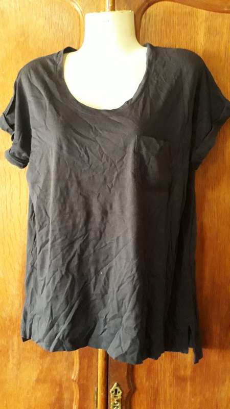 SPECIAL! LADIES: BLACK TOP - MAKE: TRENERY - SIZE: M
