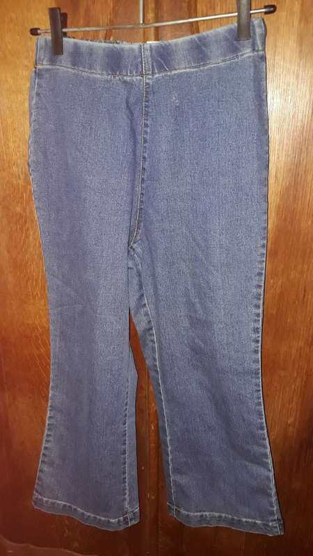LADIES: BLUE JEANS - MAKE: MERIEN HALL CASUALS - SIZE: 10