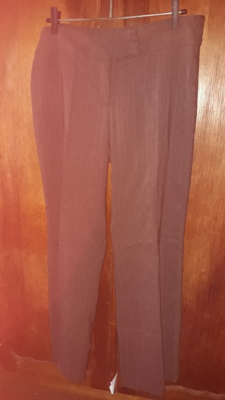 LADIES: BROWN LONG PANTS  - MAKE: STATURE - SIZE: 38