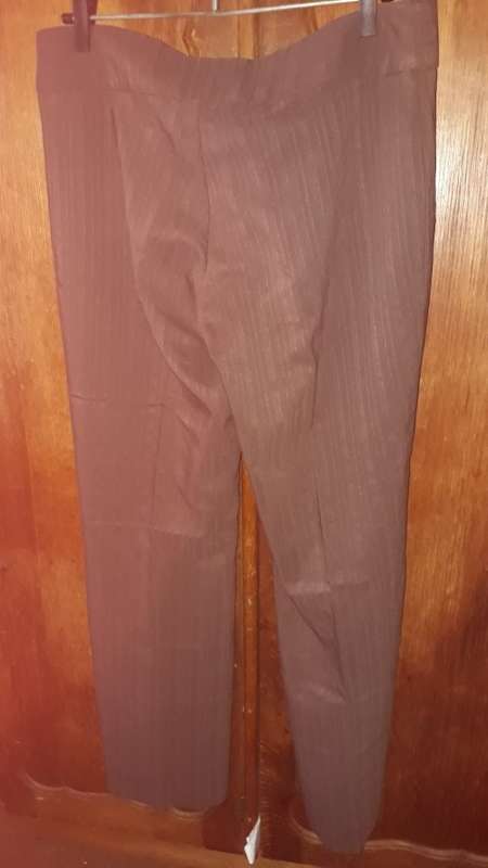 LADIES: BROWN LONG PANTS  - MAKE: STATURE - SIZE: 38