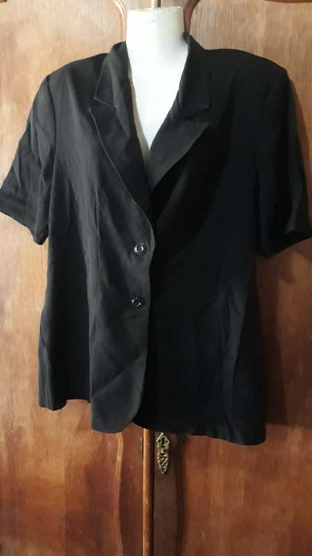 LADIES: BLACK JACKET - MAKE: ML CLASSICS - SIZE: 38