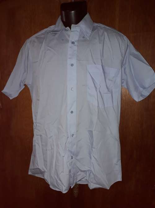 MENS: BLUE SHIRT - MAKE: WOOLWORTHS - SIZE: 14 1/2 37