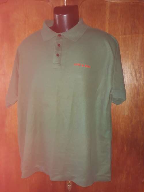 MENS: GREEN GOLF SHIRT - MAKE: NO MAKE - SIZE: NO SIZE
