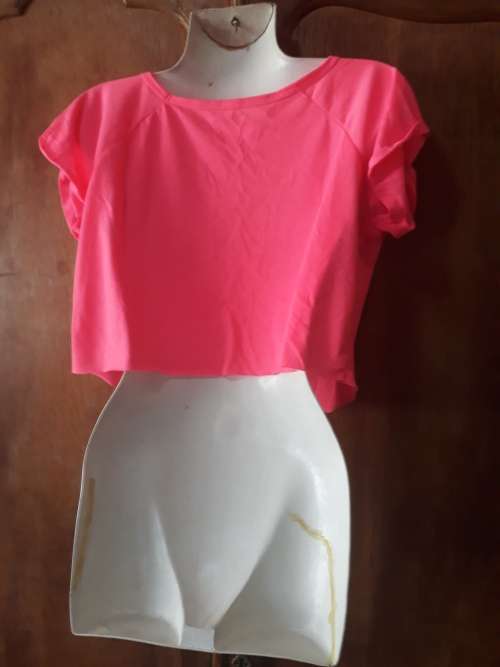 CHRISTMAS SPECIAL!!! LADIES: SHORT PINK TOP - MAKE: NO MAKE - SIZE: NO SIZE