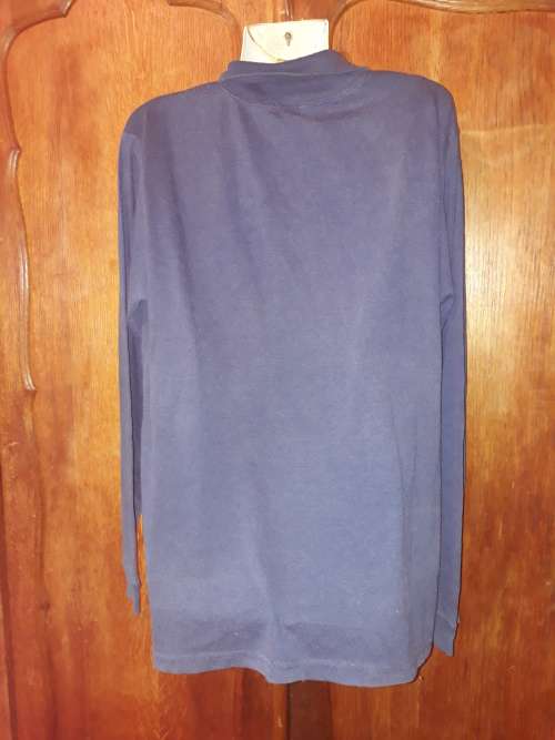 LADIES: BLUE POLAR NECK TOP - MAKE: NO MAKE - SIZE: NO SIZE