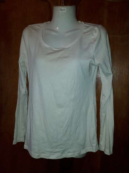 LADIES: WHITE LONG SLEEVED T-SHIRT - MAKE: PREMIUM CHEROKEE - SIZE: M
