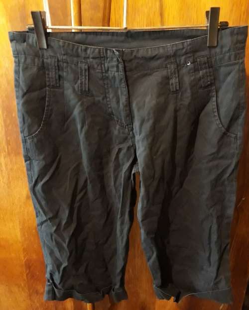 LADIES: NAVY BLUE SHORTS - MAKE: WOOLWORTHS - SIZE: 8