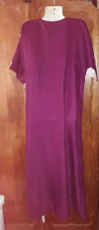 LADIES: PURPLE & WHITE DRESS - MAKE: CARGO CASUALS - SIZE: NO SIZE