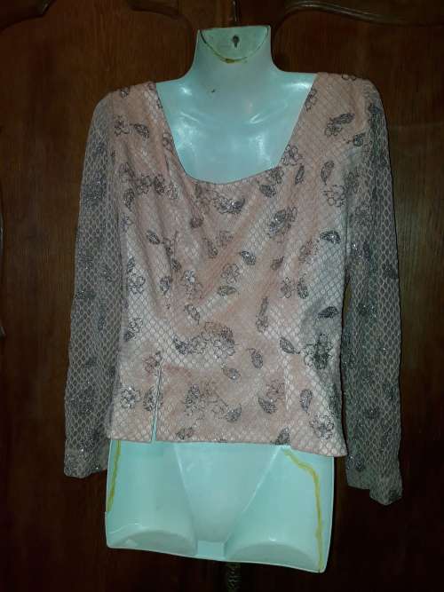 CORONA-19 SPECIAL! LADIES: PEACH & SILVER BLOUSE - MAKE: NO MAKE - SIZE: NO SIZE