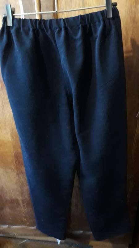 COVID 19 SPECIAL: LADIES: DARK BLUE PANTS - MAKE: NO MAKE. - SIZE: NO SIZE