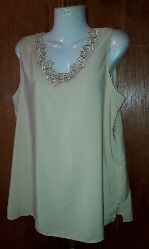 COVID 19 SPECIAL! LADIES: BEIGE TOP - MAKE: WOOLWORTHS - SIZE: 12