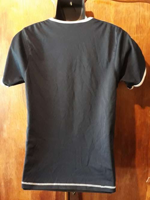 COVID 19 SPECIAL! MENS: BLACK & WHITE T-SHIRT - MAKE: JET - SIZE: M