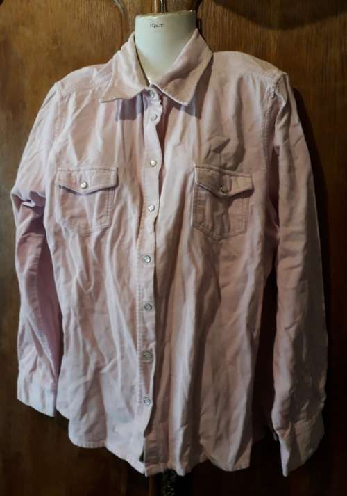 LADIES: LIGHT PINK CORDUROY SHIRT - MAKE: REAL CLOTHING - SIZE: XL