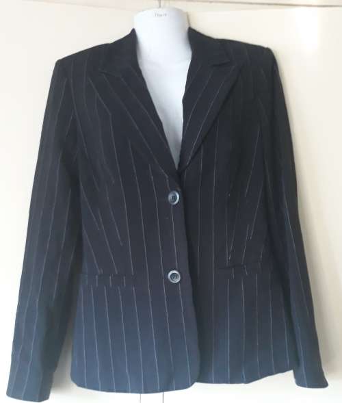 LADIES: BLACK MULTI COLORED BLAZER - MAKE: FEEL GOOD COLLECTION - SIZE: 38