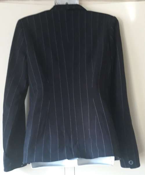 LADIES: BLACK MULTI COLORED BLAZER - MAKE: FEEL GOOD COLLECTION - SIZE: 38
