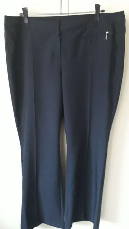 LADIES: BLACK PANTS - MAKE: WOOLWORTHS - SIZE: 18 TO FITHIP 117CM