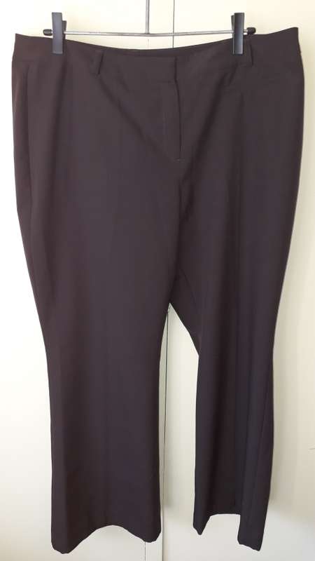 LADIES: BROWN PANTS - MAKE: WOOLWORTHS - SIZE: 18