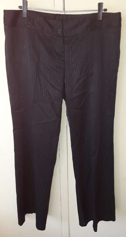 LADIES: BLACK PANTS - MAKE: JUDYS - SIZE: NO SIZE