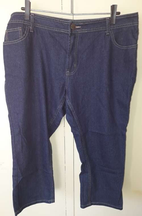 LADIES: BLUE JEANS - MAKE: IMAGE DENIM - SIZE: 42 LOOKS LIKE ITS BEEN MADE SMALLER AT THE BACK