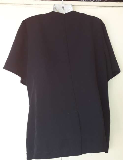 LADIES: BLACK BLAZER - MAKE: JADE 75 - SIZE: 18