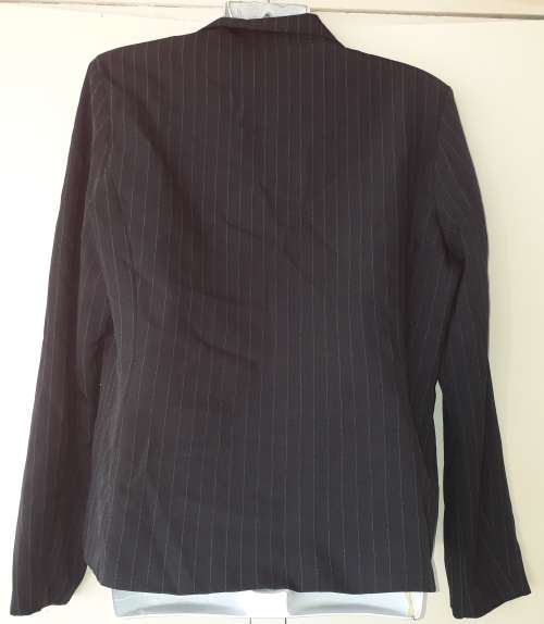LADIES: BLACK & WHITE BLAZER - MAKE: CONTEMPO - SIZE: 14