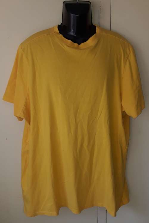 MENS: DARK YELLOW T-SHIRT - MAKE: MAXED - SIZE: XXL
