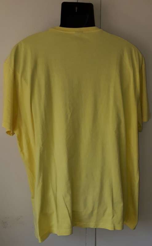 MENS: YELLOW T-SHIRT - MAKE: RUSTY - SIZE: 2XL