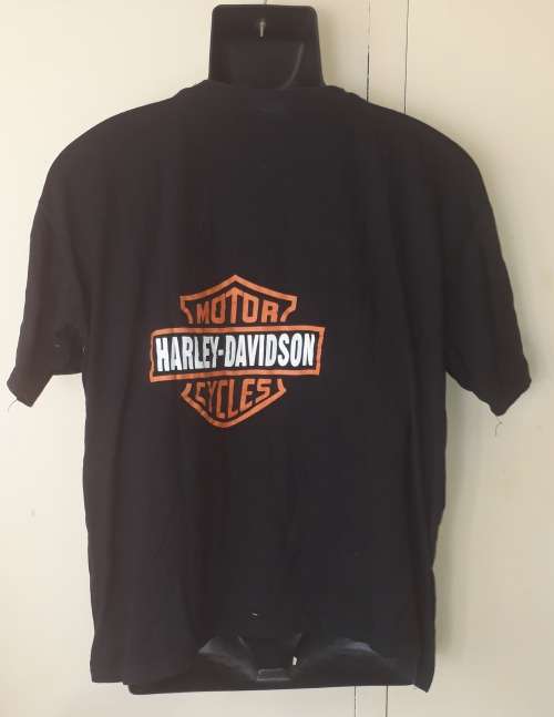 MENS: BLACK T-SHIRT - MAKE: NO MAKE - SIZE: XXL